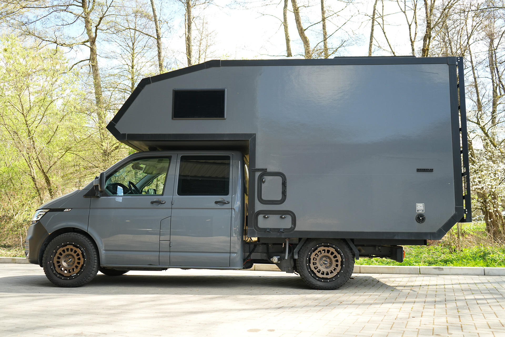 VW T6.1 Pritsche mit TravelBox - Projekt Bild